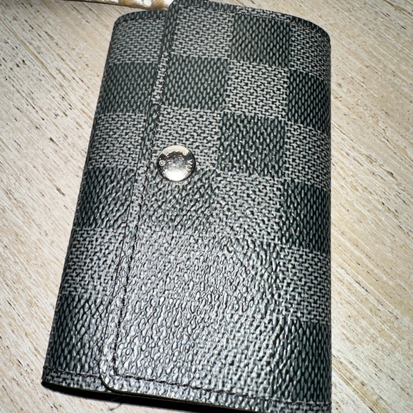 Louis Vuitton 6 key case - Picture 2 of 8